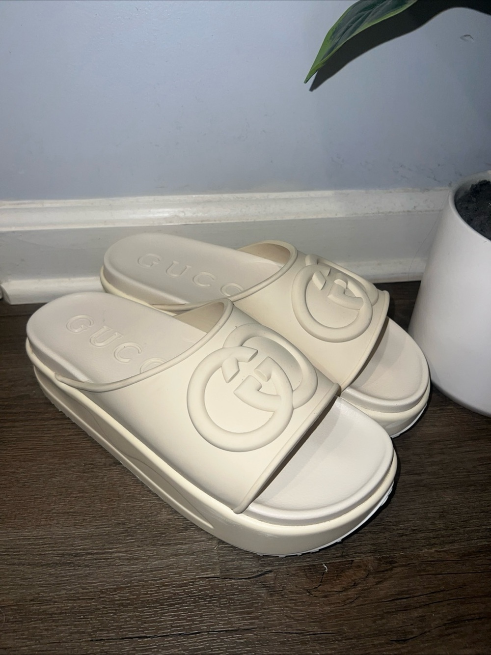 GUCCI Miami Interlocking G Platform unisex Rubber Slides Made in Italy